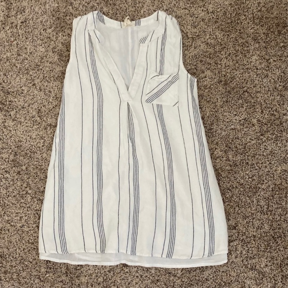 White v neck dress